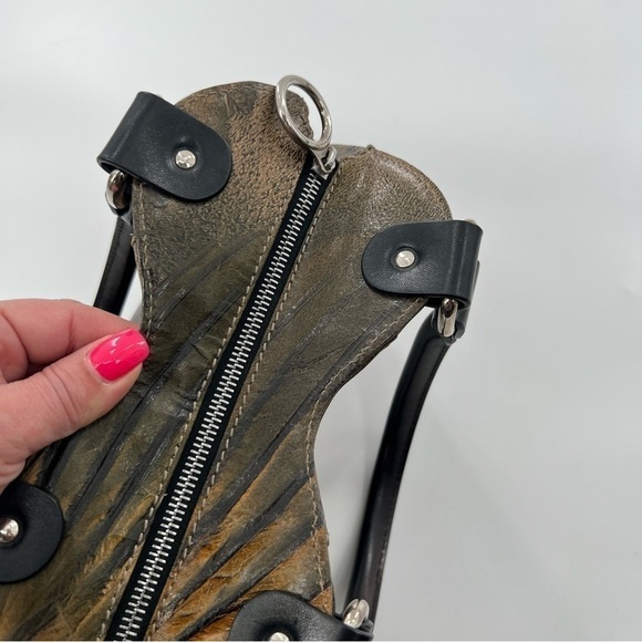 VINTAGE Rare Fendi palm leather hand purse - Picture 8 of 13